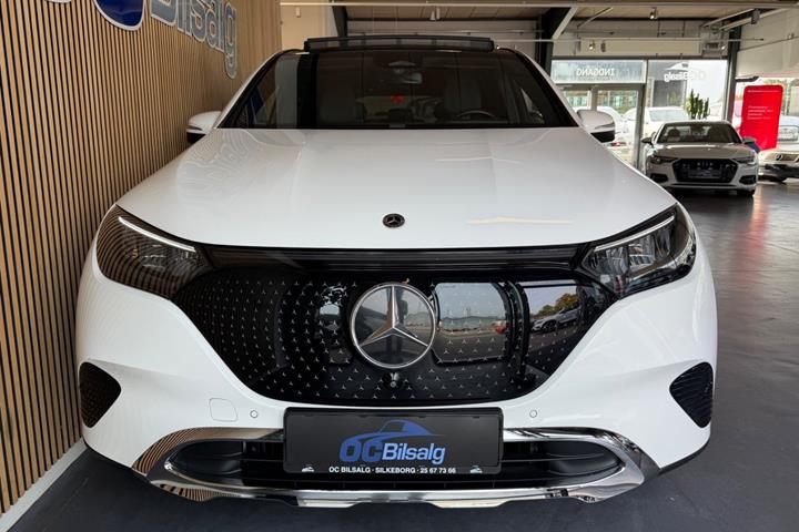 Hvid Mercedes EQE300 SUV fra 2024
