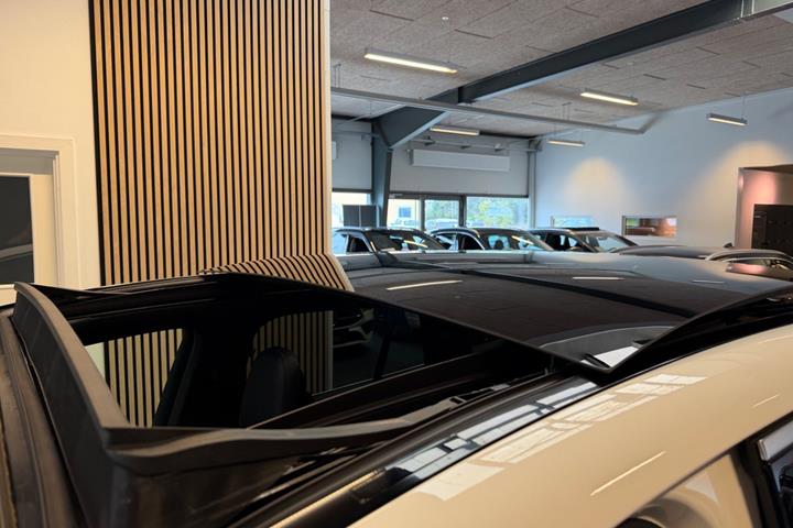 Hvid Mercedes EQE300 SUV fra 2024