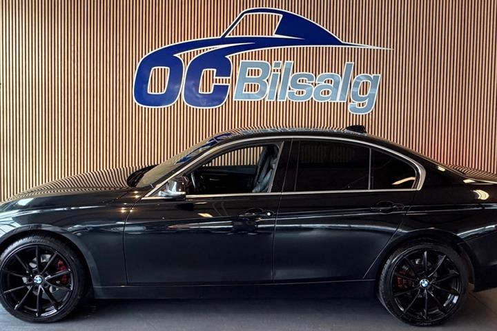 Sort BMW 318d fra 2013