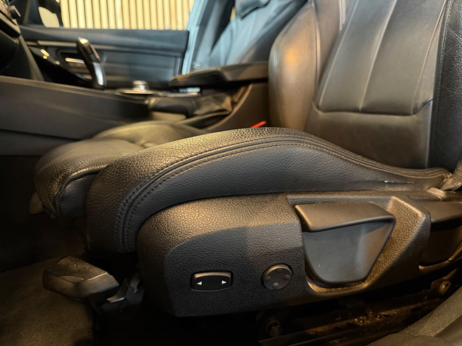 Sort BMW 318d fra 2013