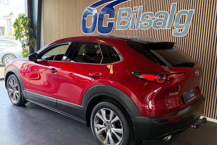 Rød Mazda CX-30 fra 2019