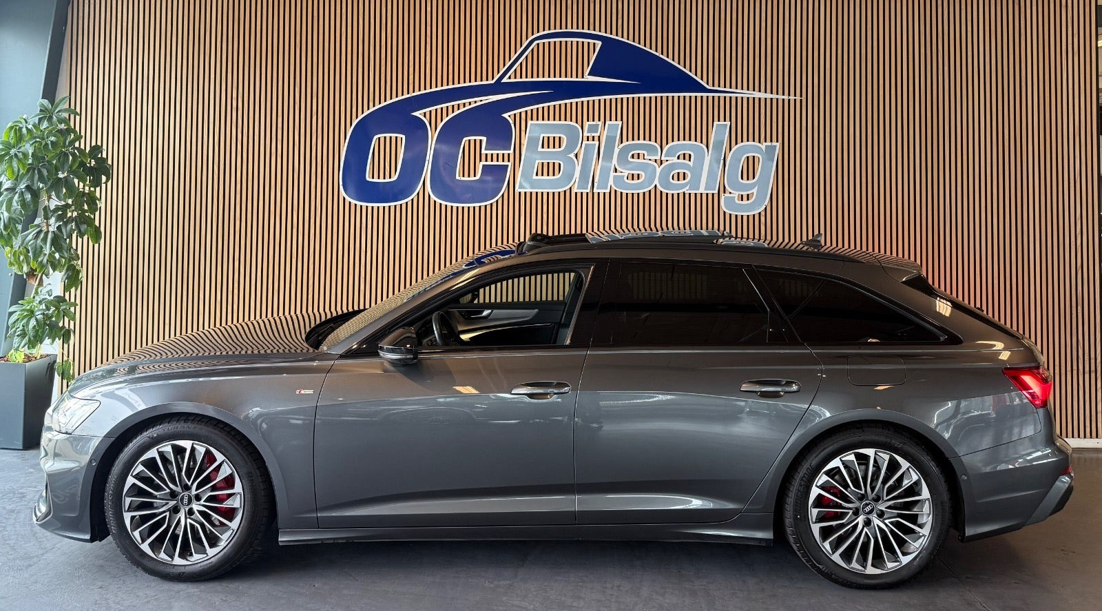 Grå Audi A6 fra 2023