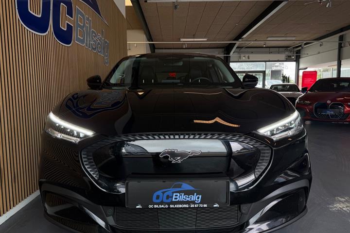 Sort Ford Mustang Mach-E fra 2021