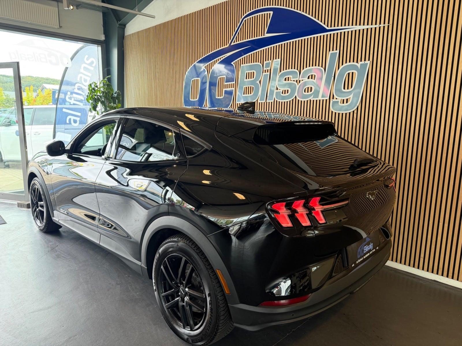 Sort Ford Mustang Mach-E fra 2021