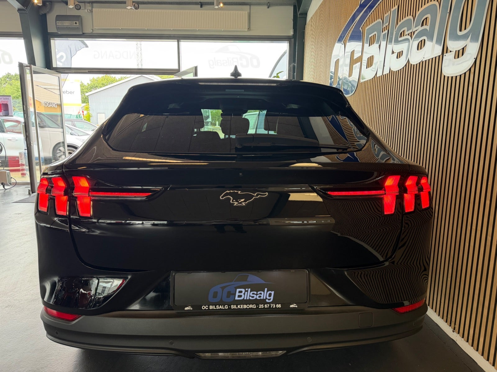 Sort Ford Mustang Mach-E fra 2021