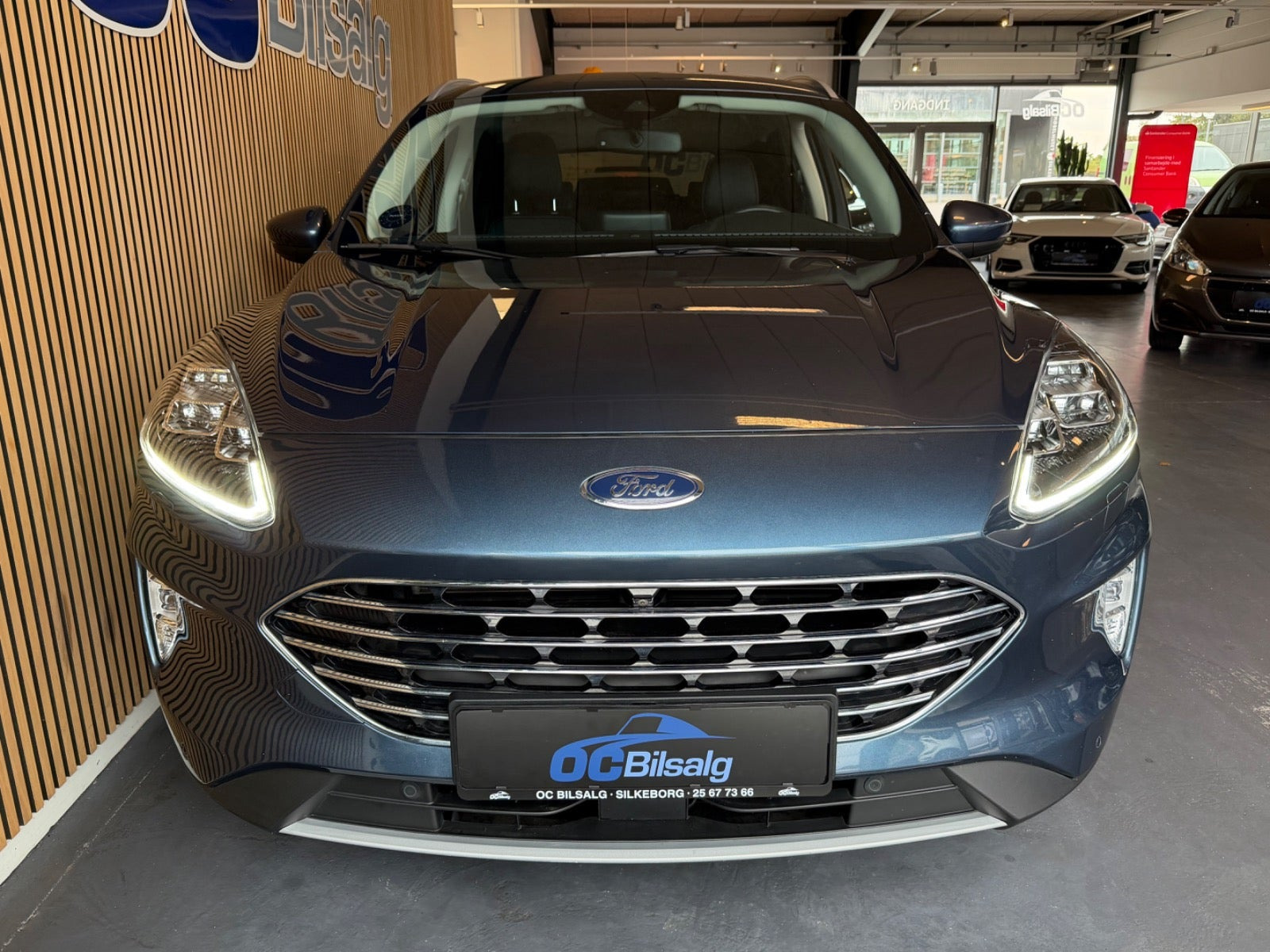Blå Ford Kuga fra 2020
