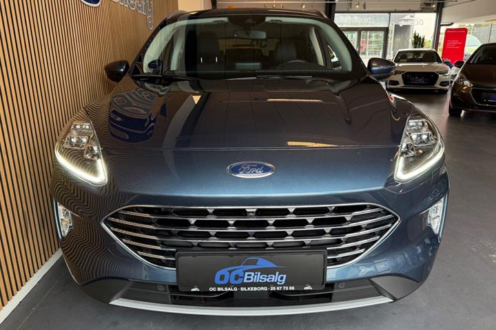 Blå Ford Kuga fra 2020