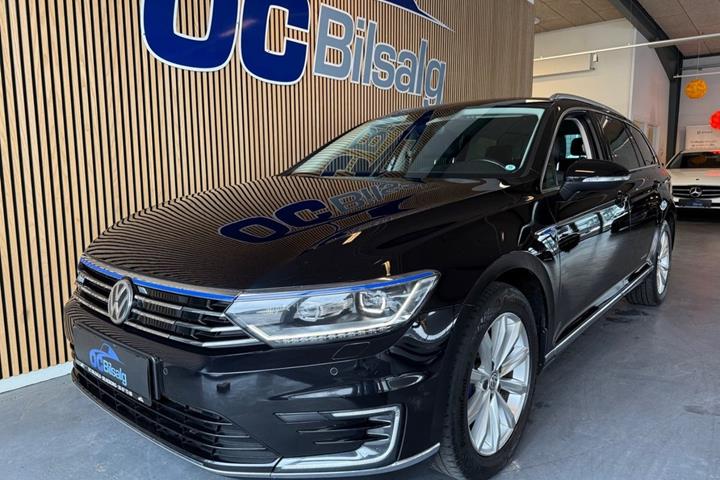 Sort VW Passat fra 2017