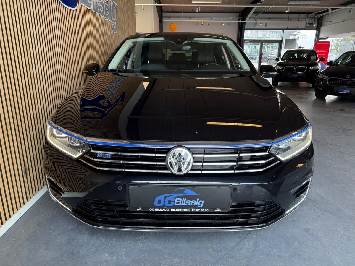 Sort VW Passat fra 2017