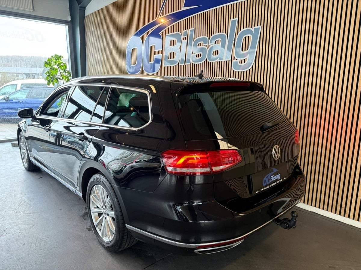 Sort VW Passat fra 2017