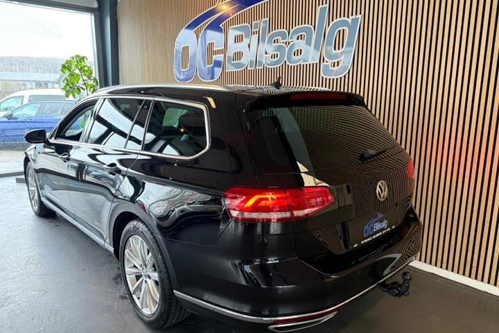 Sort VW Passat fra 2017
