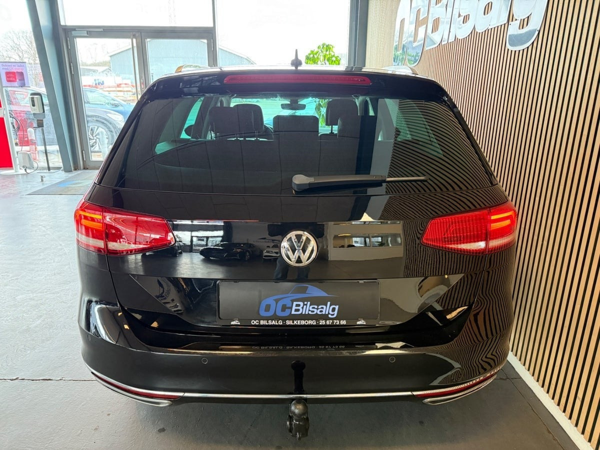 Sort VW Passat fra 2017