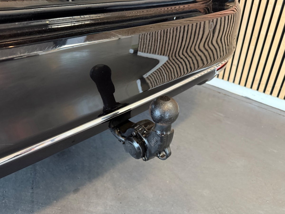 Sort VW Passat fra 2017