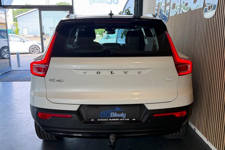 Hvid Volvo XC40 fra 2022