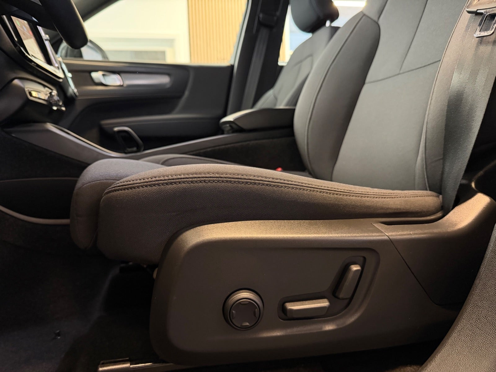 Hvid Volvo XC40 fra 2022