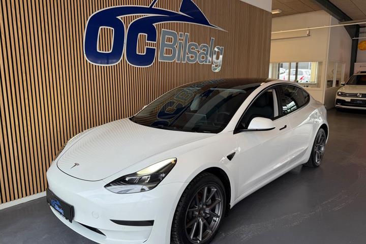 Hvid Tesla Model 3 fra 2022