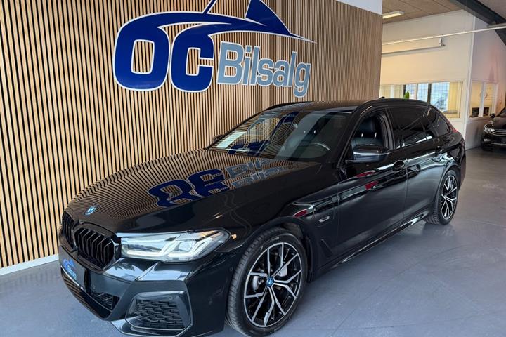 Sort BMW 530e fra 2022