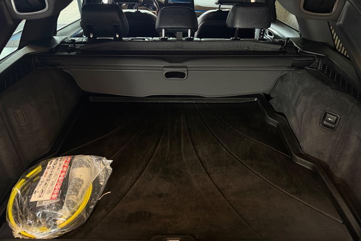 Sort BMW 530e fra 2022