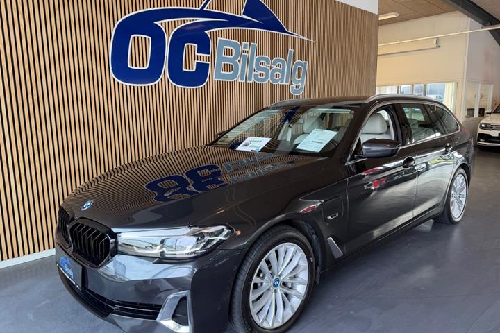 Sort BMW 530e fra 2022