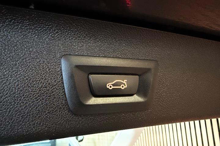 Sort BMW 530e fra 2022