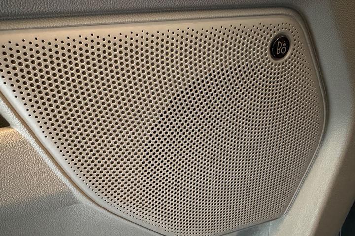 Grå Ford Tourneo Custom 340 L2 fra 2025