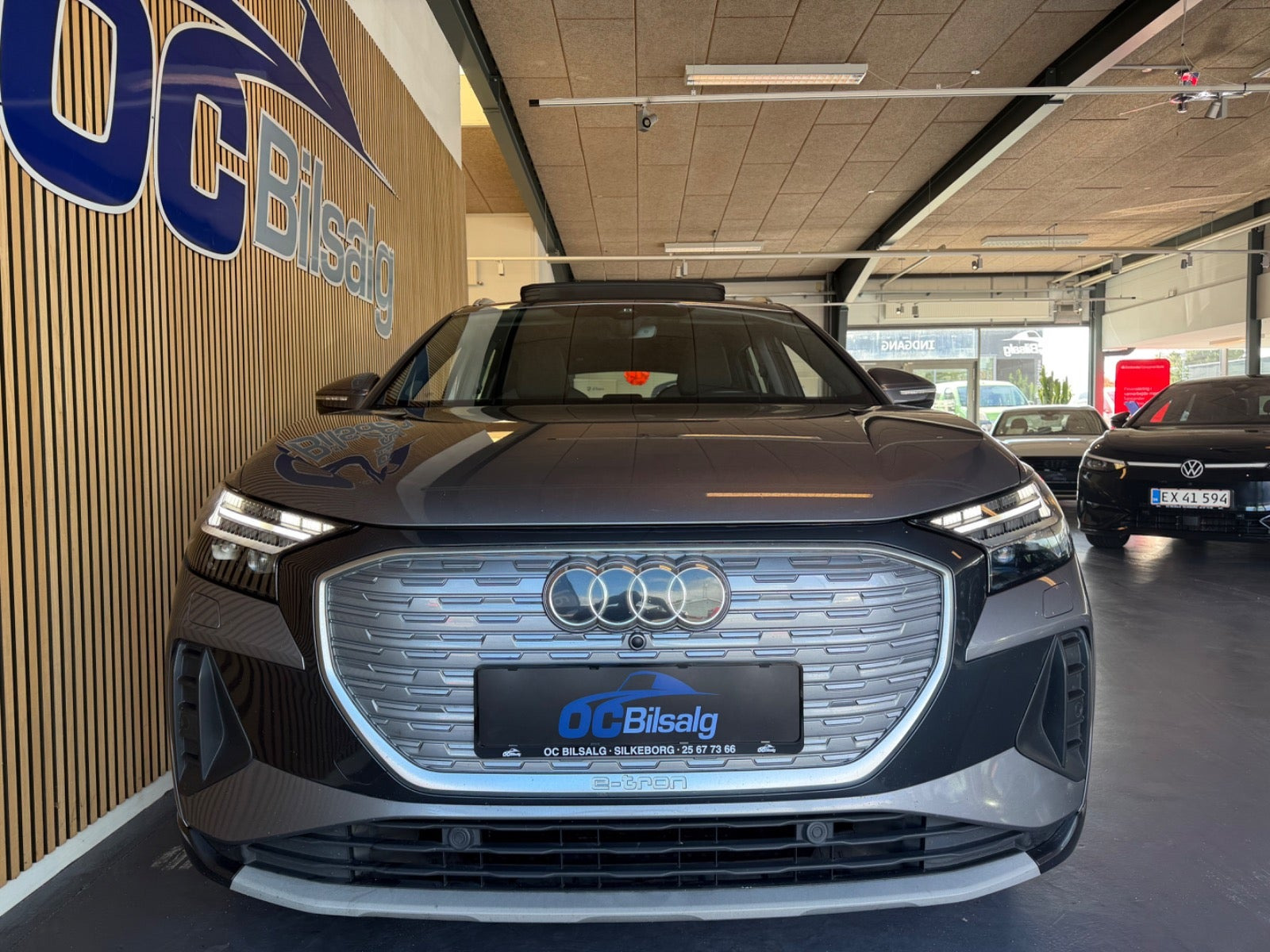 Grå Audi Q4 e-tron fra 2022
