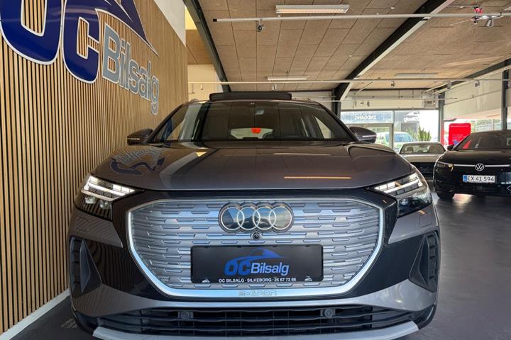 Grå Audi Q4 e-tron fra 2022