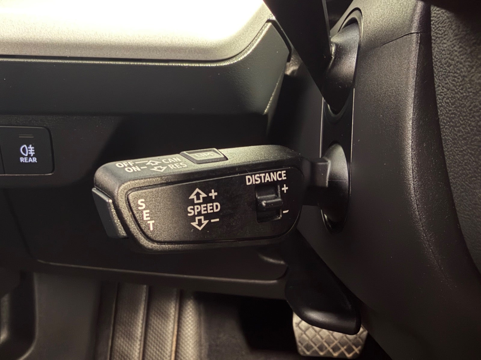 Grå Audi Q4 e-tron fra 2022