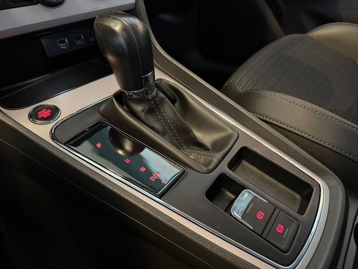 Grå Seat Leon fra 2019