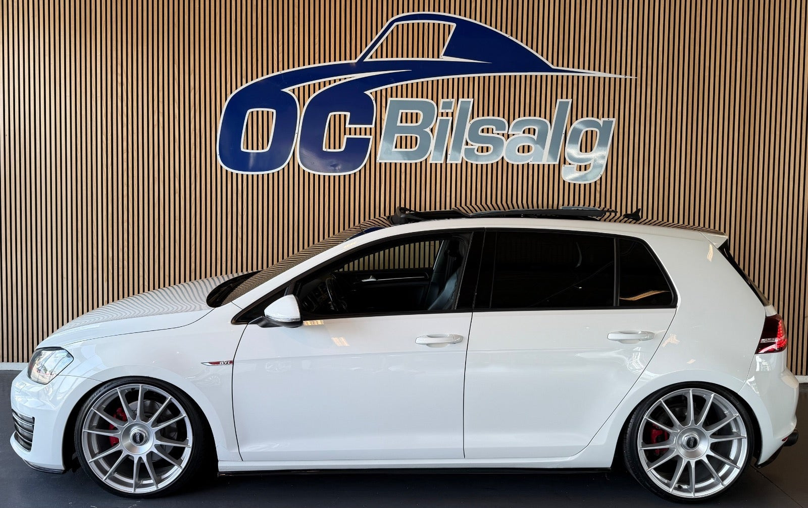 Hvid VW Golf VI fra 2014