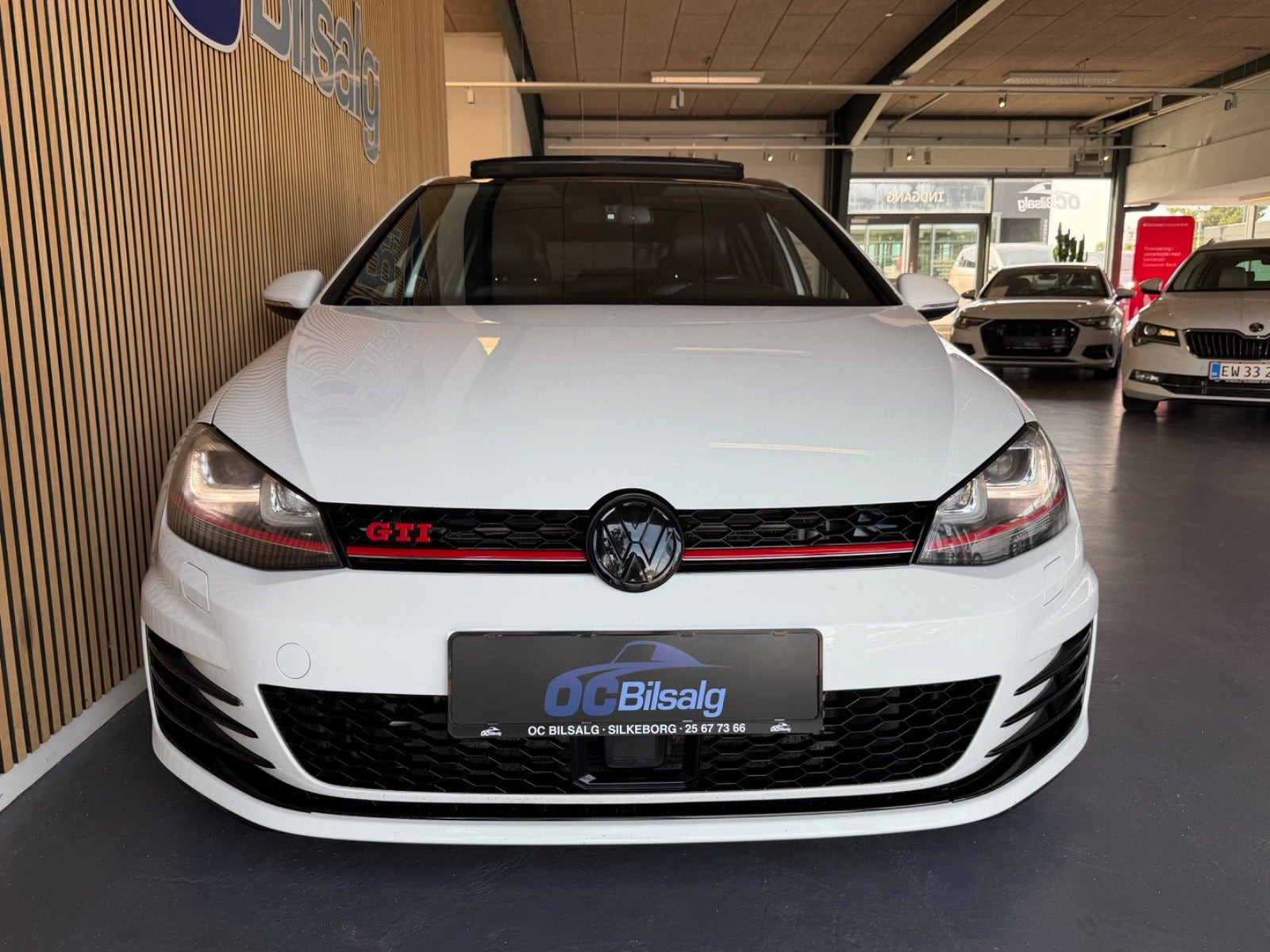 Hvid VW Golf VI fra 2014