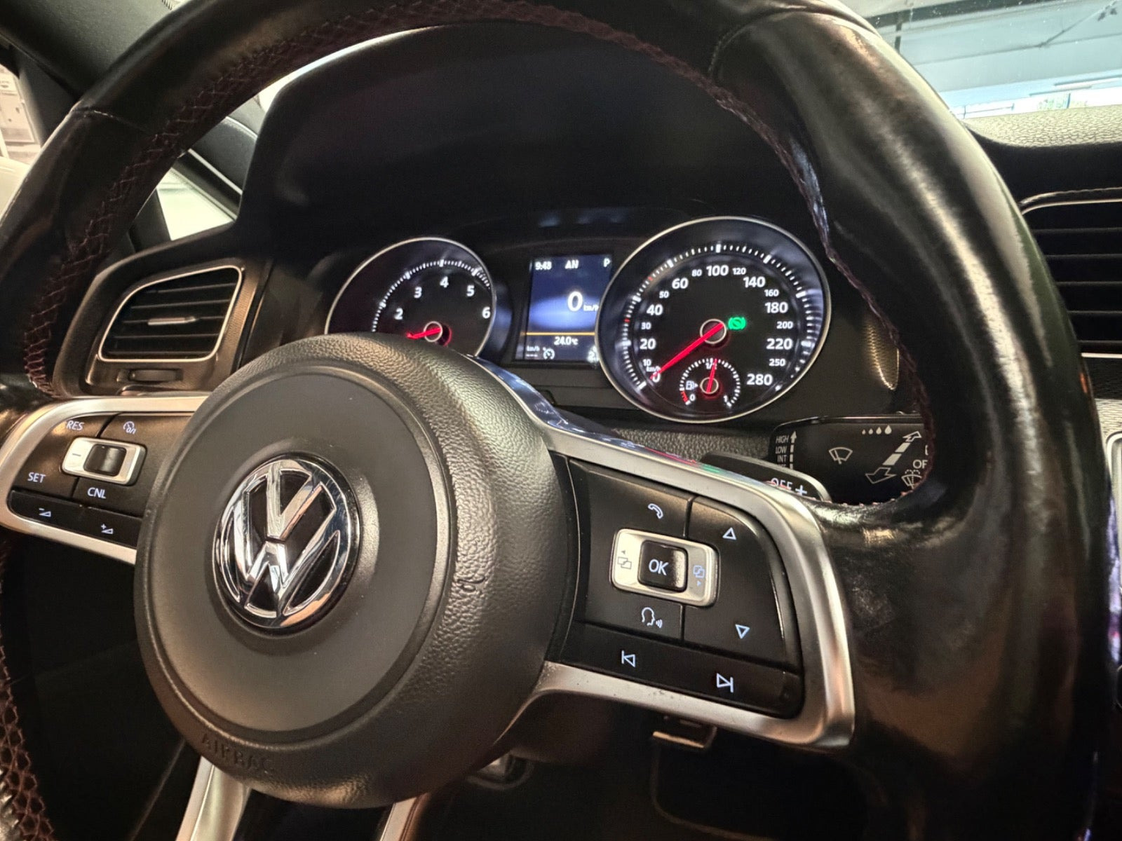 Hvid VW Golf VI fra 2014
