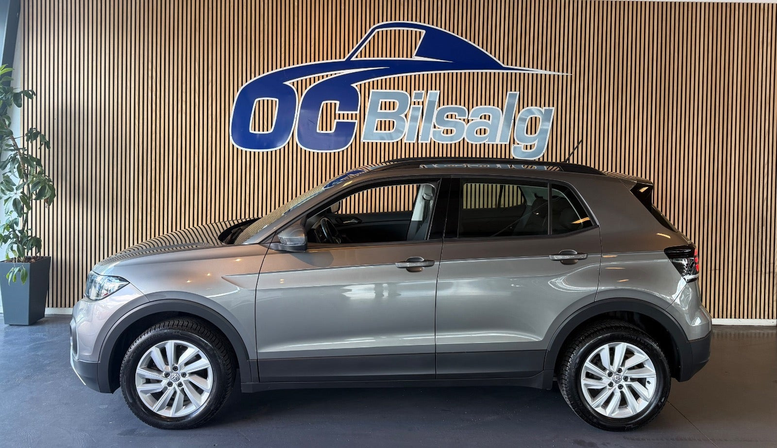 Grå VW T-Cross fra 2019