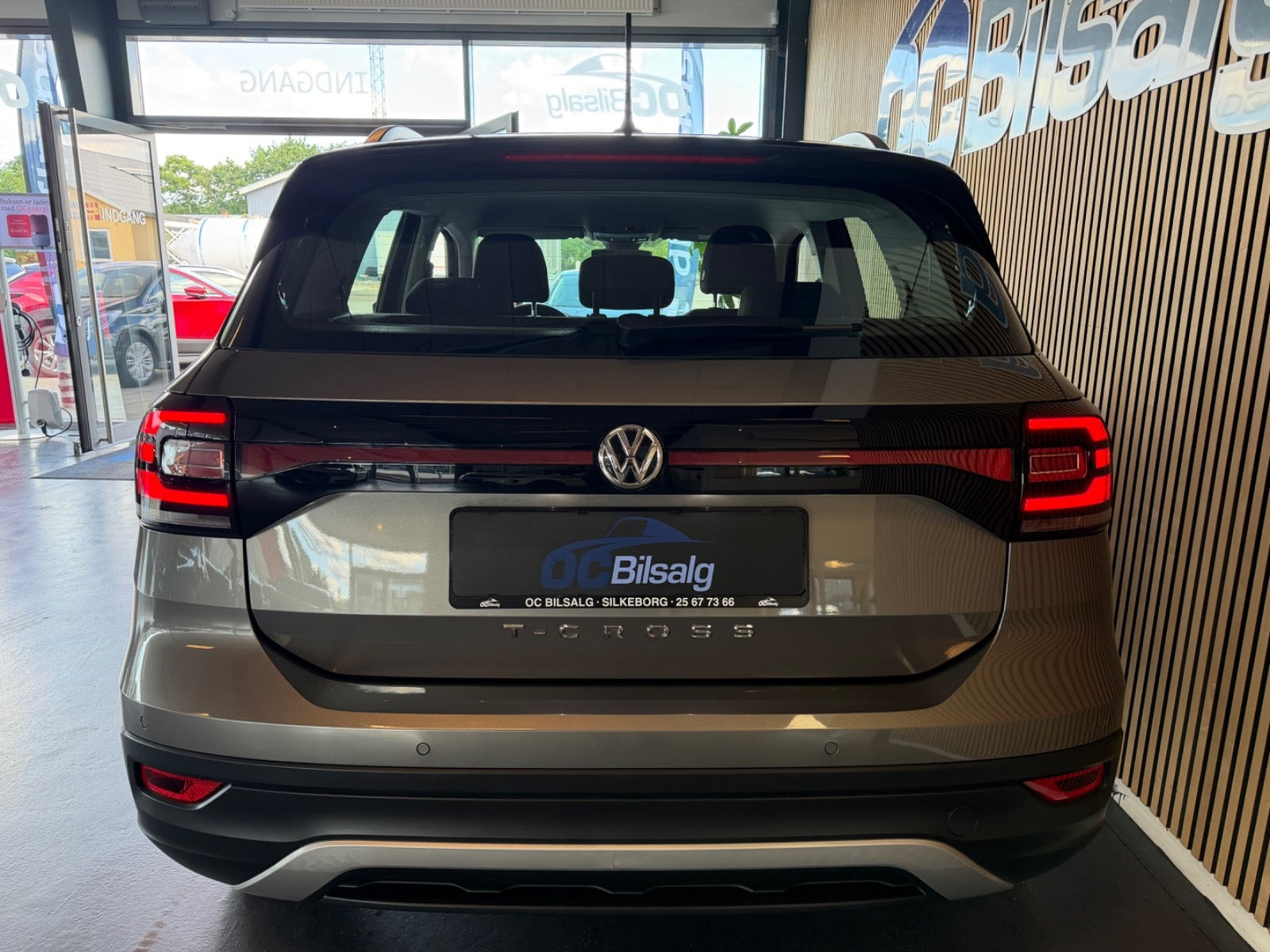 Grå VW T-Cross fra 2019