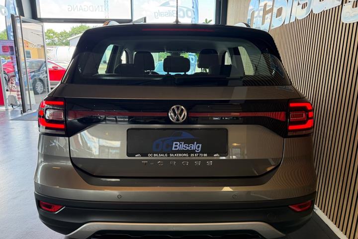 Grå VW T-Cross fra 2019