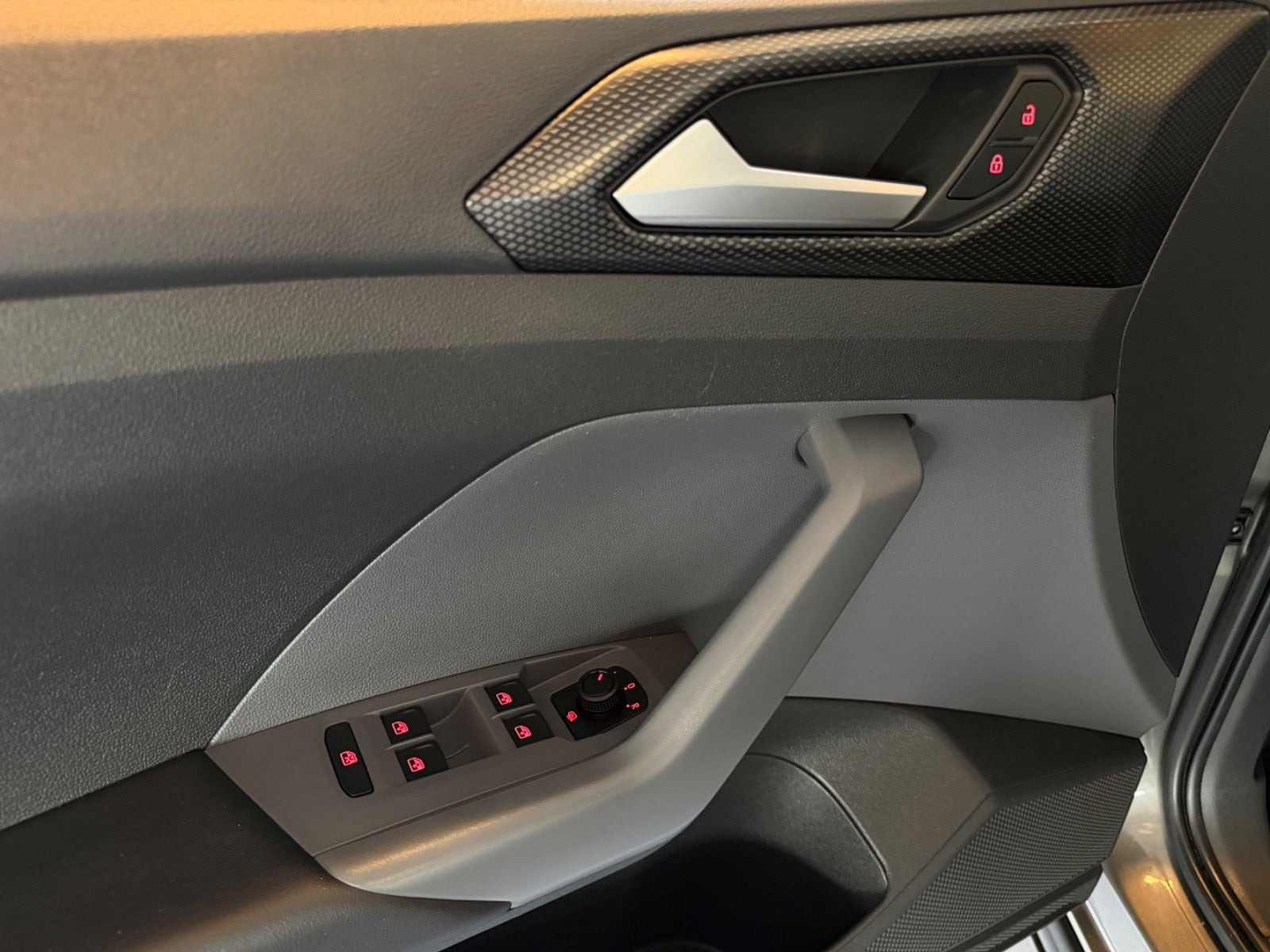 Grå VW T-Cross fra 2019
