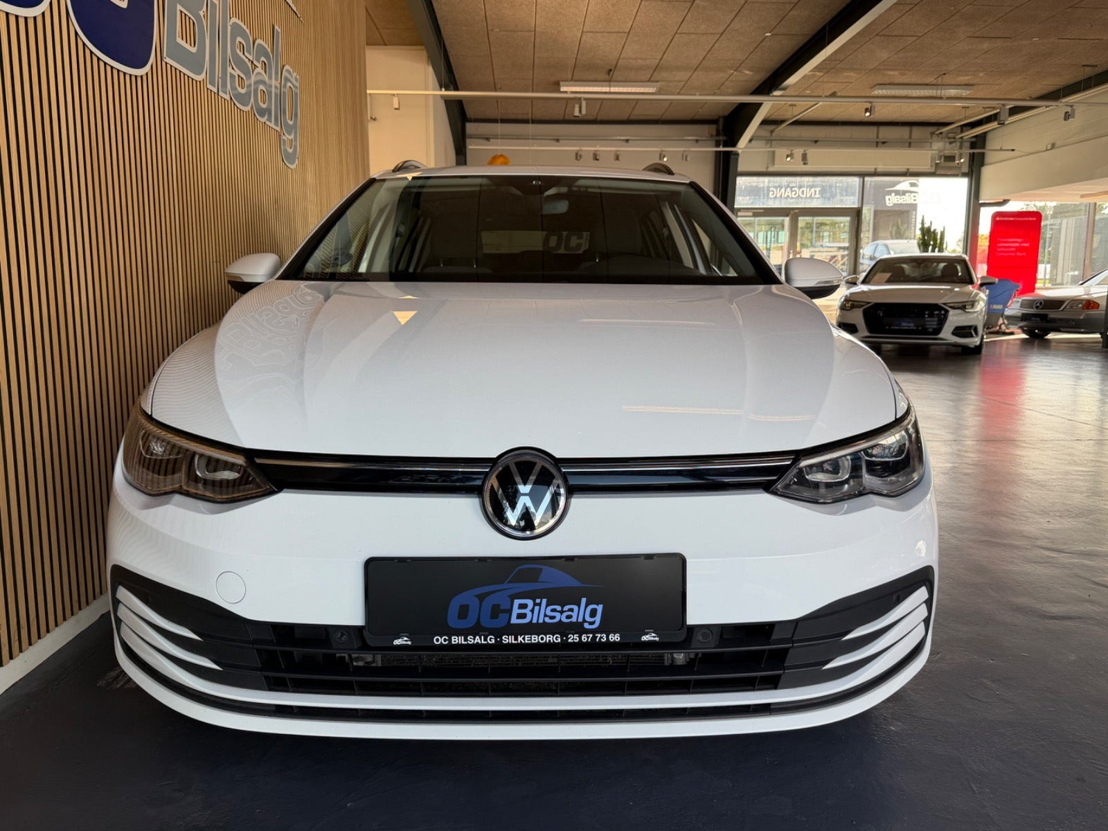 Hvid VW Golf VIII fra 2021