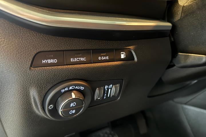 Hvid Jeep Compass fra 2023