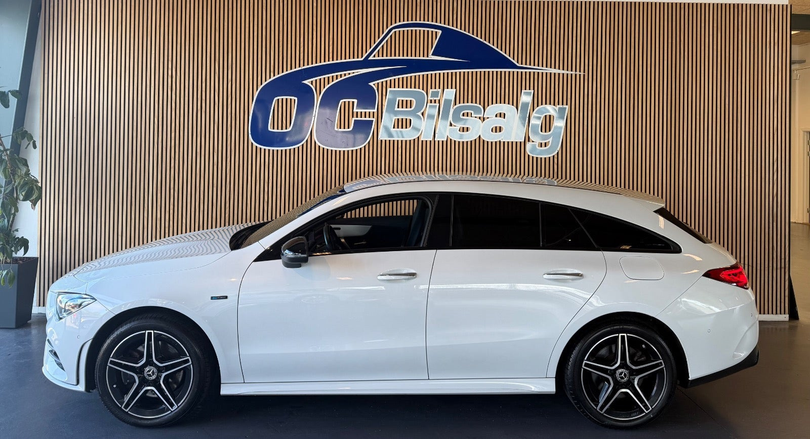 Hvid Mercedes CLA250 e fra 2021