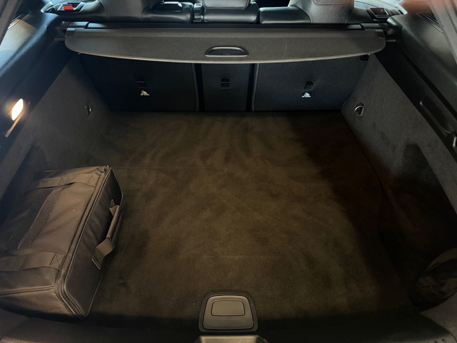 Hvid Mercedes CLA250 e fra 2021
