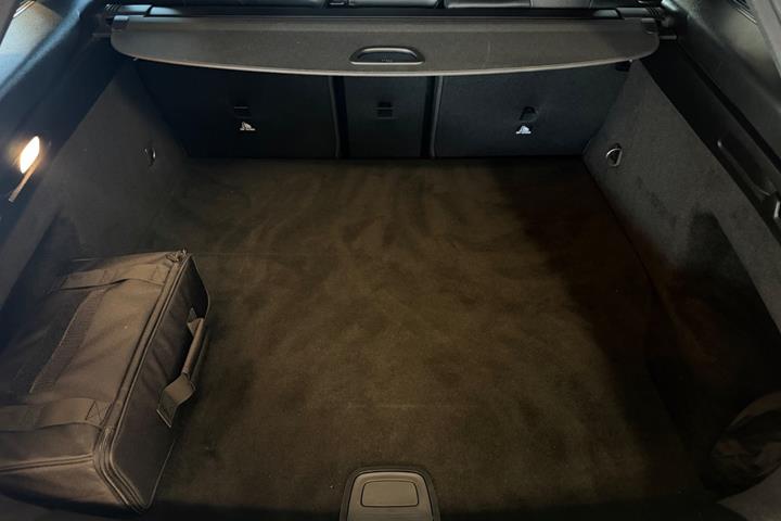 Hvid Mercedes CLA250 e fra 2021