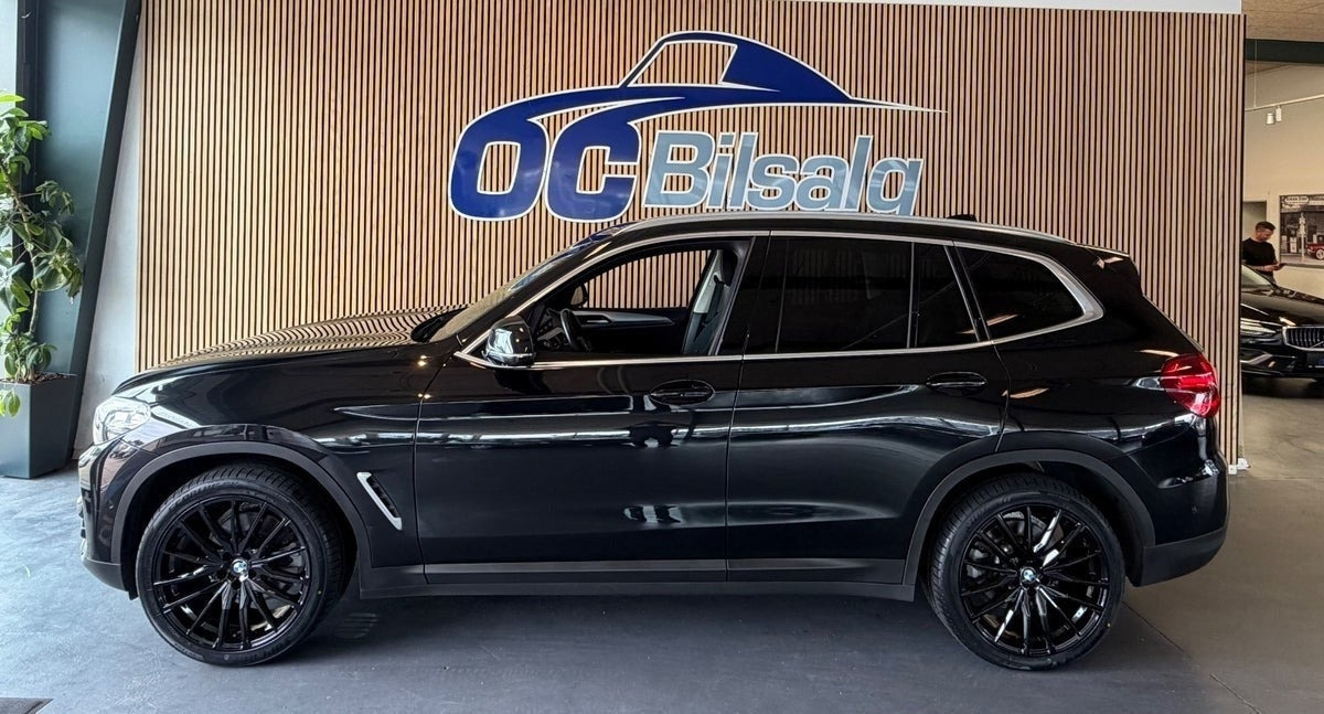 Sort BMW X3 fra 2020