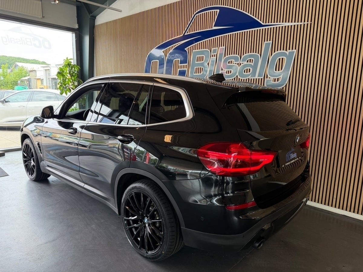 Sort BMW X3 fra 2020