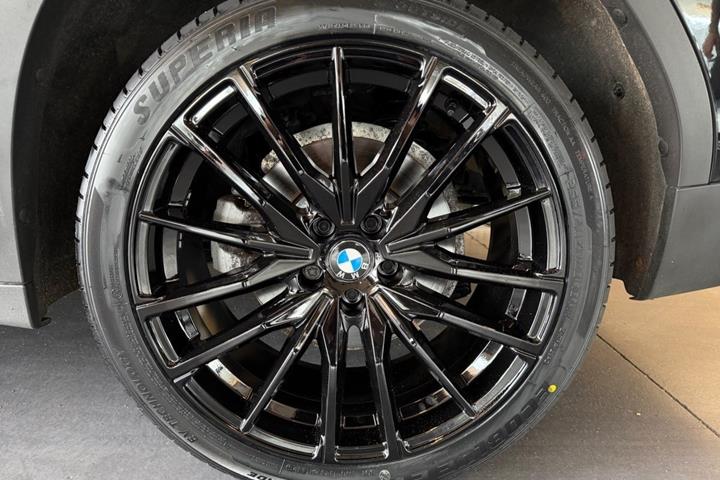 Sort BMW X3 fra 2020