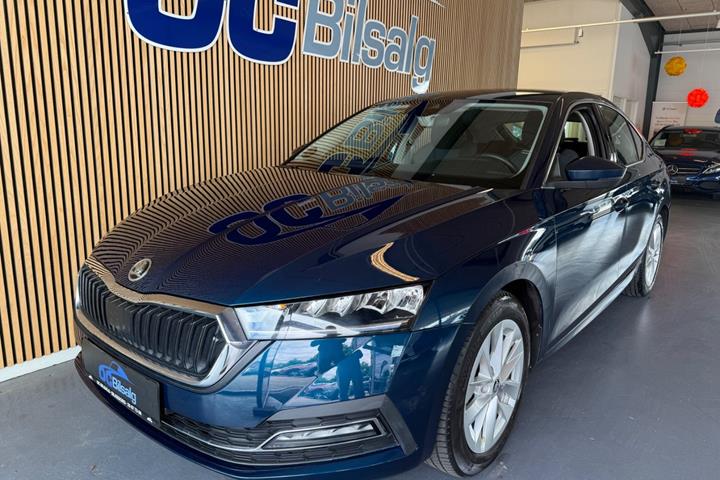 Blå Skoda Octavia fra 2021