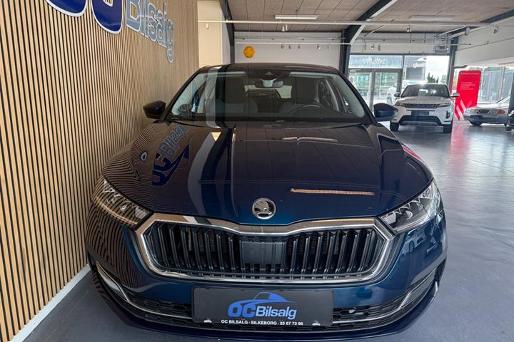 Blå Skoda Octavia fra 2021