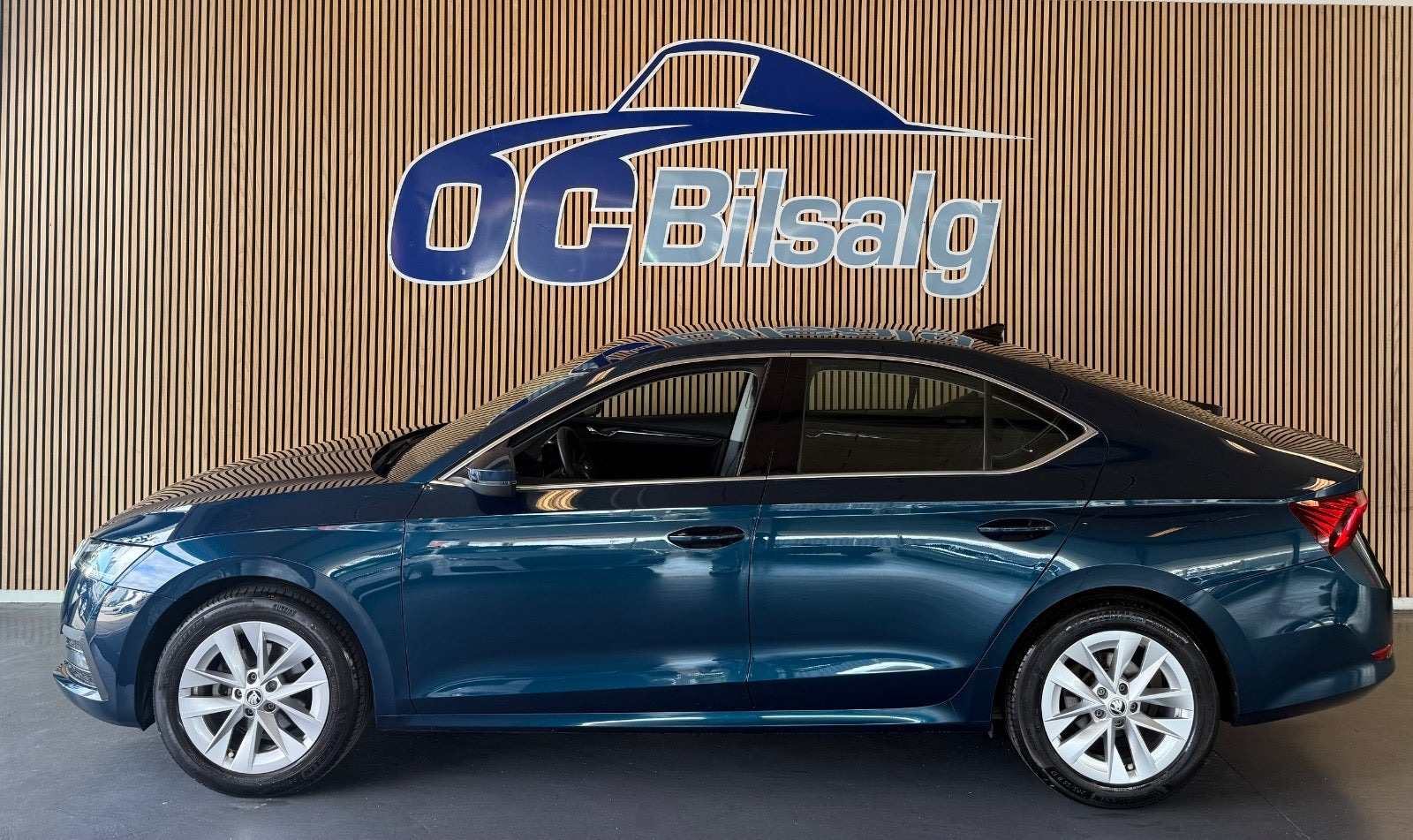 Blå Skoda Octavia fra 2021