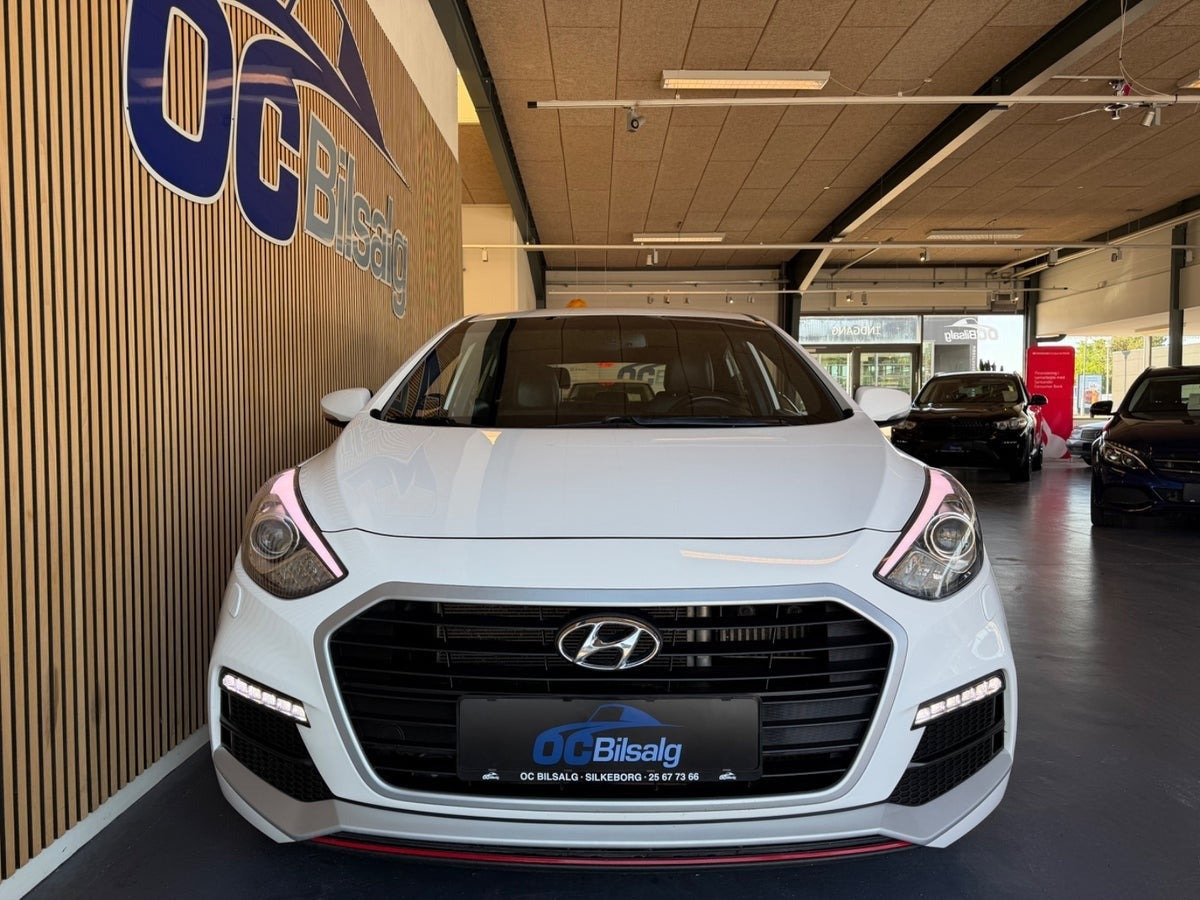 Hvid Hyundai i30 fra 2015