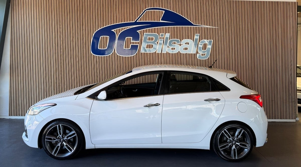 Hvid Hyundai i30 fra 2015