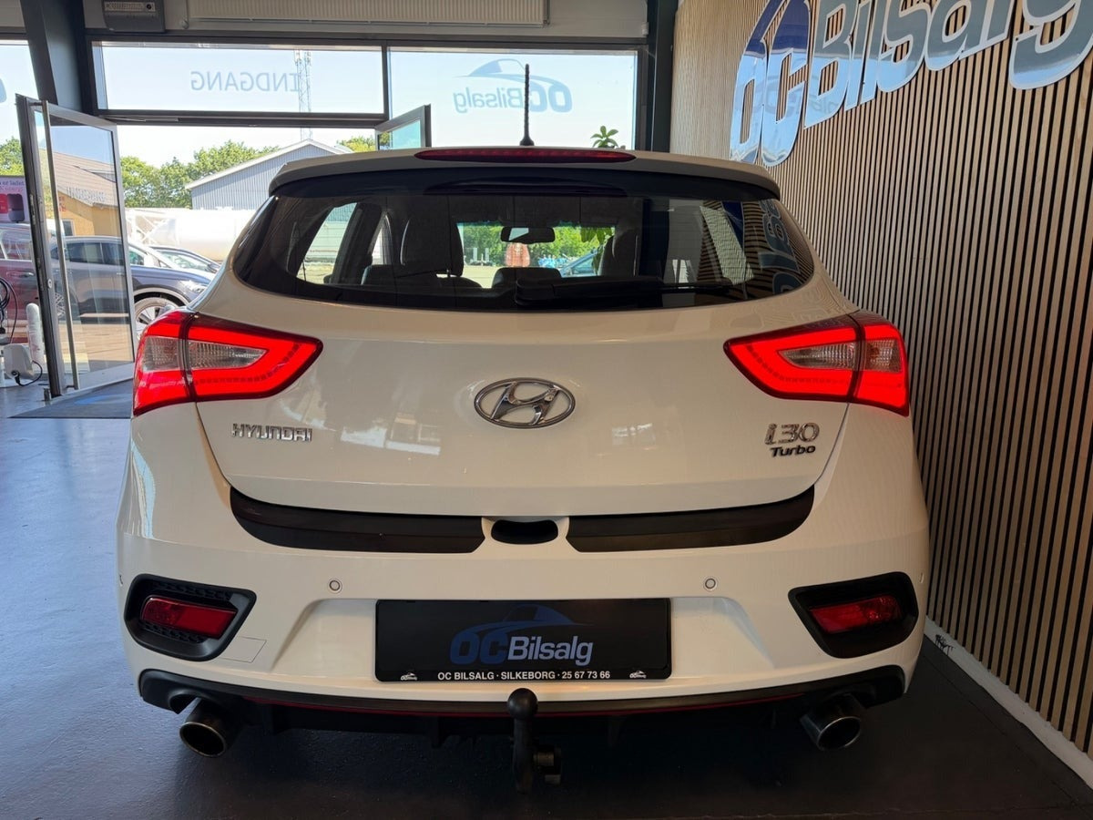 Hvid Hyundai i30 fra 2015